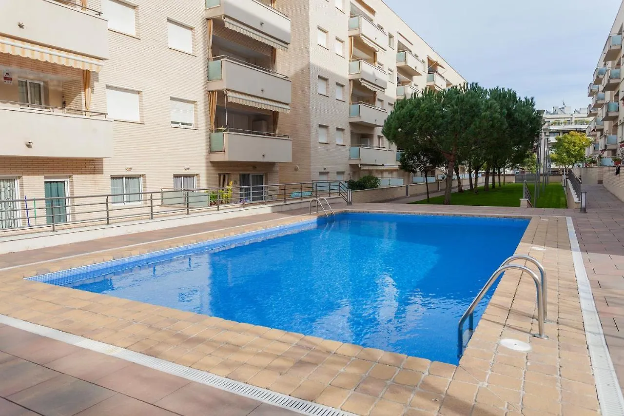 Comfortable Apartment With A Swimming Pool, 250M To The Sea. Lloret de Mar