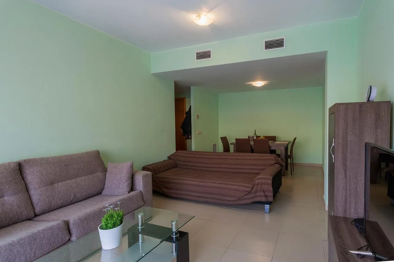 Comfortable Apartment With A Swimming Pool, 250M To The Sea. Lloret de Mar