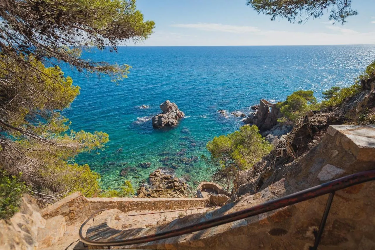 Comfortable Apartment With A Swimming Pool, 250M To The Sea. Lloret de Mar