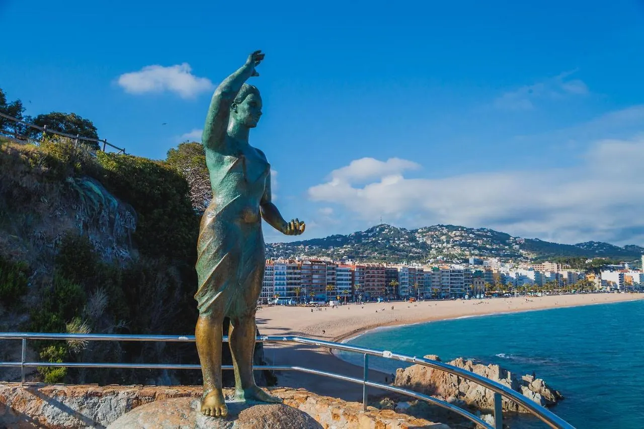 Comfortable Apartment With A Swimming Pool, 250M To The Sea. Lloret de Mar Hiszpania