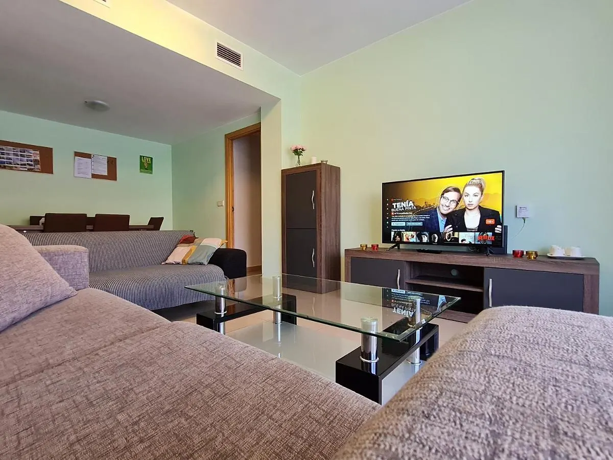 Comfortable Apartment With A Swimming Pool, 250M To The Sea. Lloret de Mar